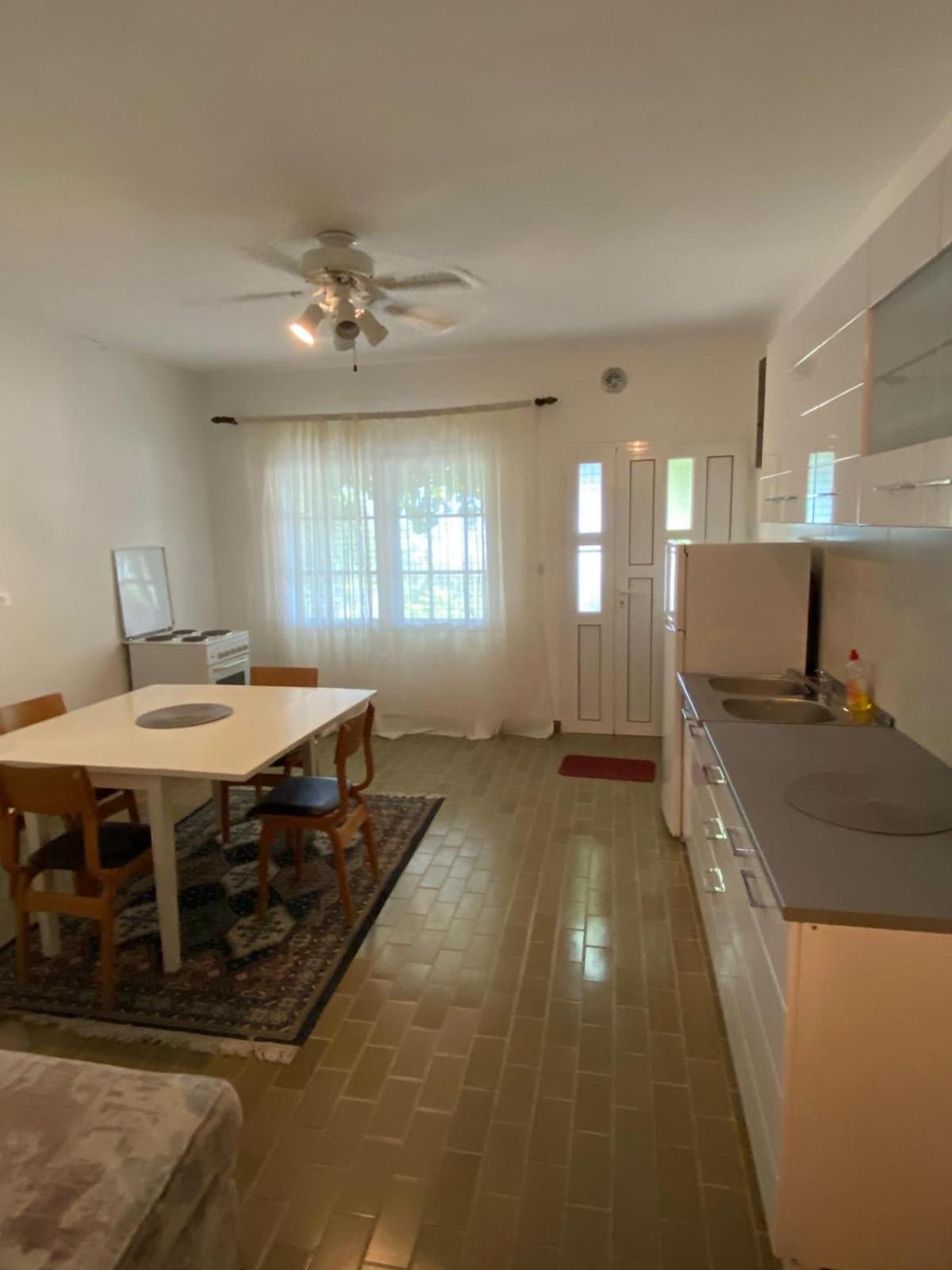 L & D Panorama Apartmani リサン 部屋 写真